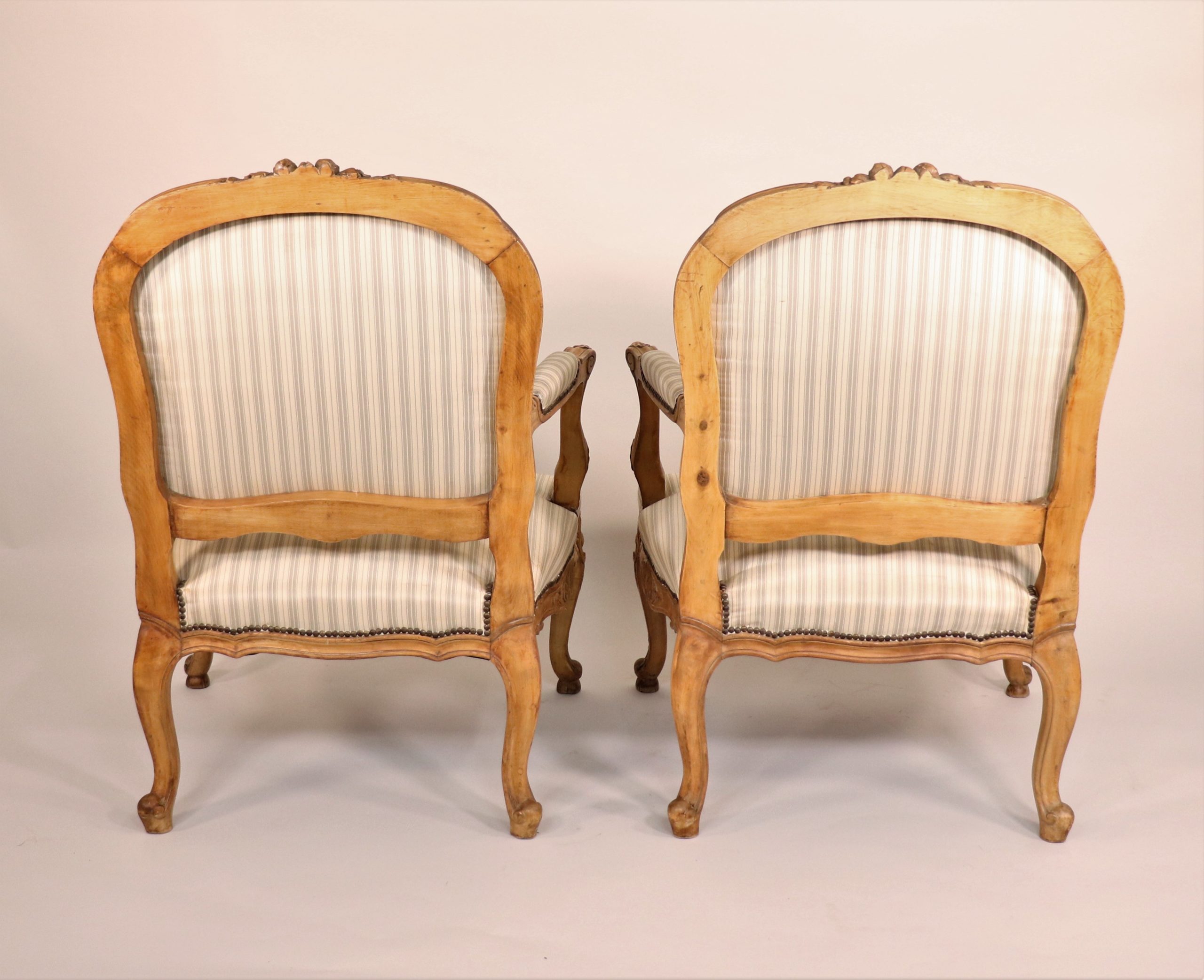 Pair of Circa 1900 Louis XV Style Beech Fauteuil Armchairs - Antiques  Resources, Chicago