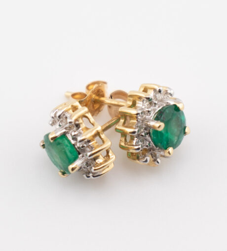 Contemporary Emeralds and Diamonds 18K Stud Earring Set - Image 2