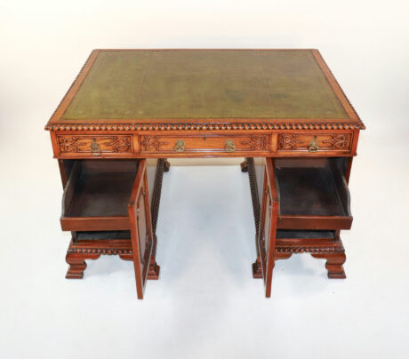 Late 19th Century English Chippendale Style Mahogany Partners Desk - Image 4