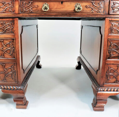Late 19th Century English Chippendale Style Mahogany Partners Desk - Image 19