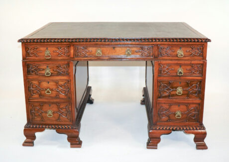 Late 19th Century English Chippendale Style Mahogany Partners Desk - Image 20