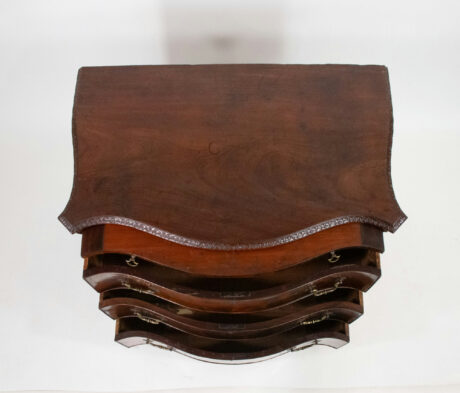 Early George III Mahogany Serpentine Bachelor's Chest With Brushing Slide - Image 5