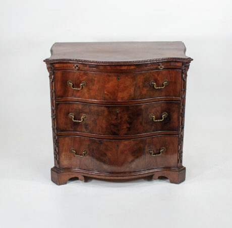 Early George III Mahogany Serpentine Bachelor's Chest With Brushing Slide - Image 21