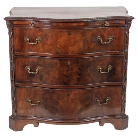 Early George III Mahogany Serpentine Bachelor's Chest With Brushing Slide