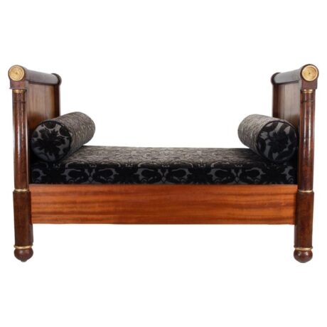 Mid-19th Century French Napoleon III Empire Daybed with Gilt Accents
